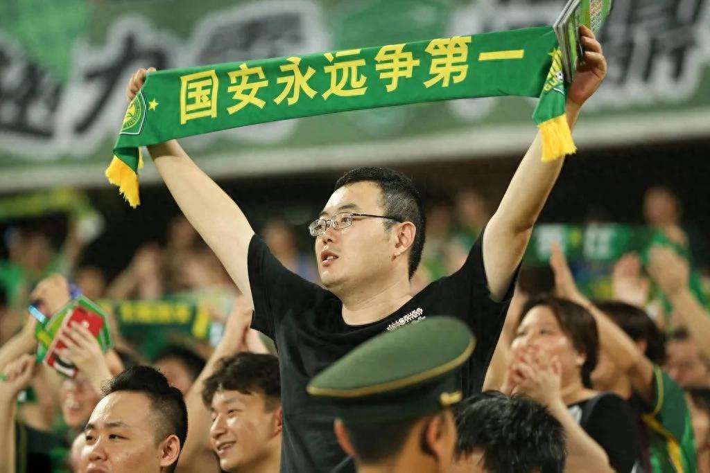 包含国安新外援首秀破门，工体3万球迷沸腾的词条