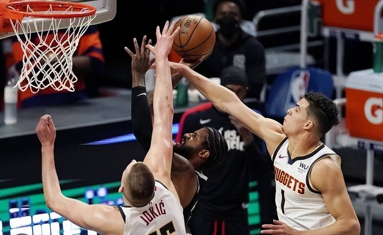 约基奇三双+压哨绝杀，掘金1分险胜快船