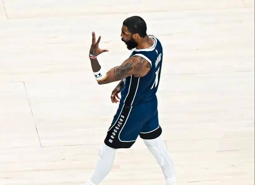 开云体育在线入口-包含欧文斋月期间送球迷食物，善举获赞的词条