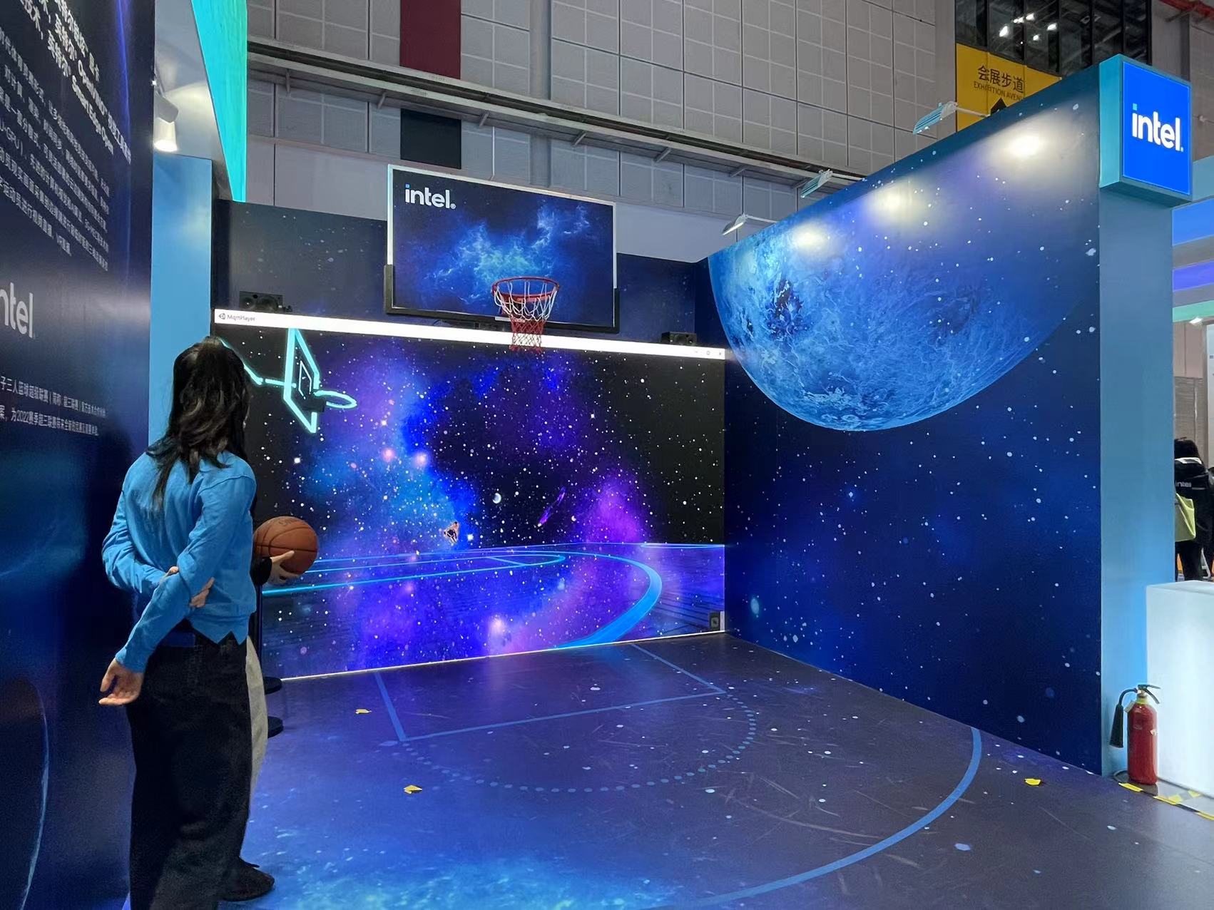 开云体育在线-元宇宙电竞馆落地上海，VR观赛成新趋势的简单介绍