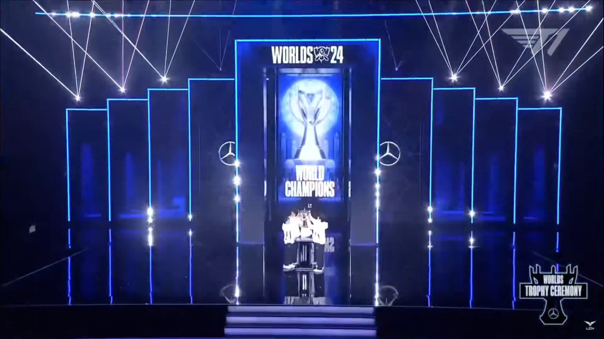 开云体育官网入口-包含Faker生涯击杀突破5000大关的词条