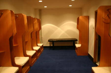 -球员罢训抗议管理层，更衣室矛盾升级的简单介绍