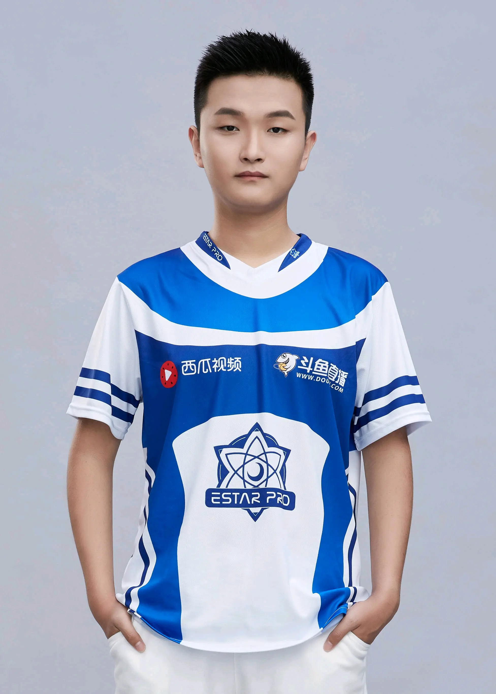 开云体育官网-包含《王者荣耀》Cat转型教练，传奇中路的新篇章的词条