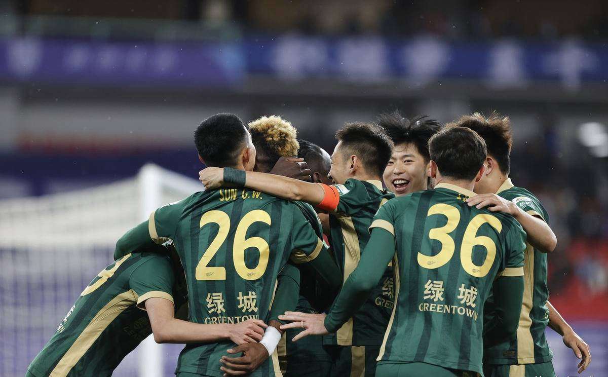 18岁新星闪耀中超!某小将首秀破门 18岁新星闪耀中超!某小将首秀破门