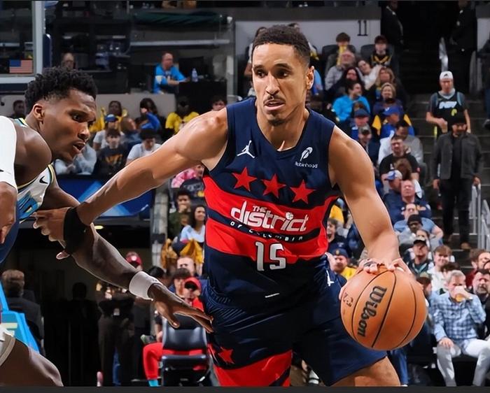 开云体育网站-自由市场热门球员一览