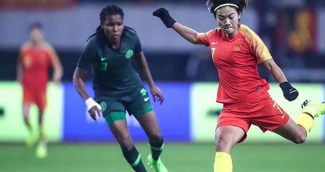 某女足球员月薪仅5000元,待遇引争议的简单介绍 某女足球员月薪仅5000元,待遇引争议的简单介绍