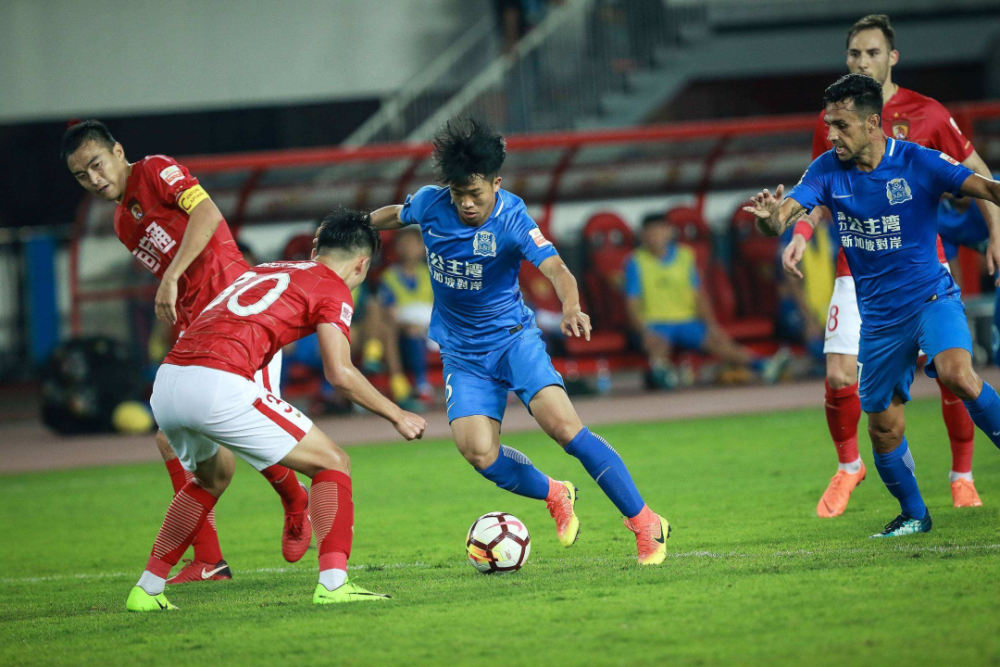 广州队跌入低谷，未来还能崛起吗？