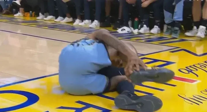 -莫兰特脚踝扭伤，灰熊冲击前四受阻