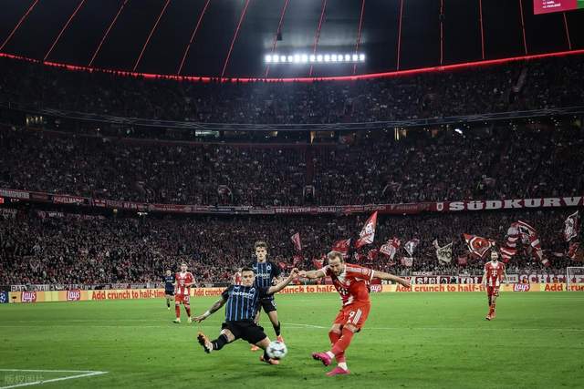 开云体育官网入口-莱万9分钟5球：德甲最疯狂纪录