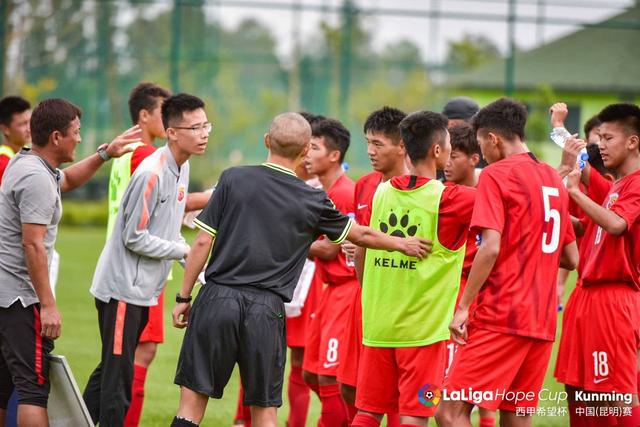 开云体育官网入口-青训教练待遇是否配得上他们的付出？