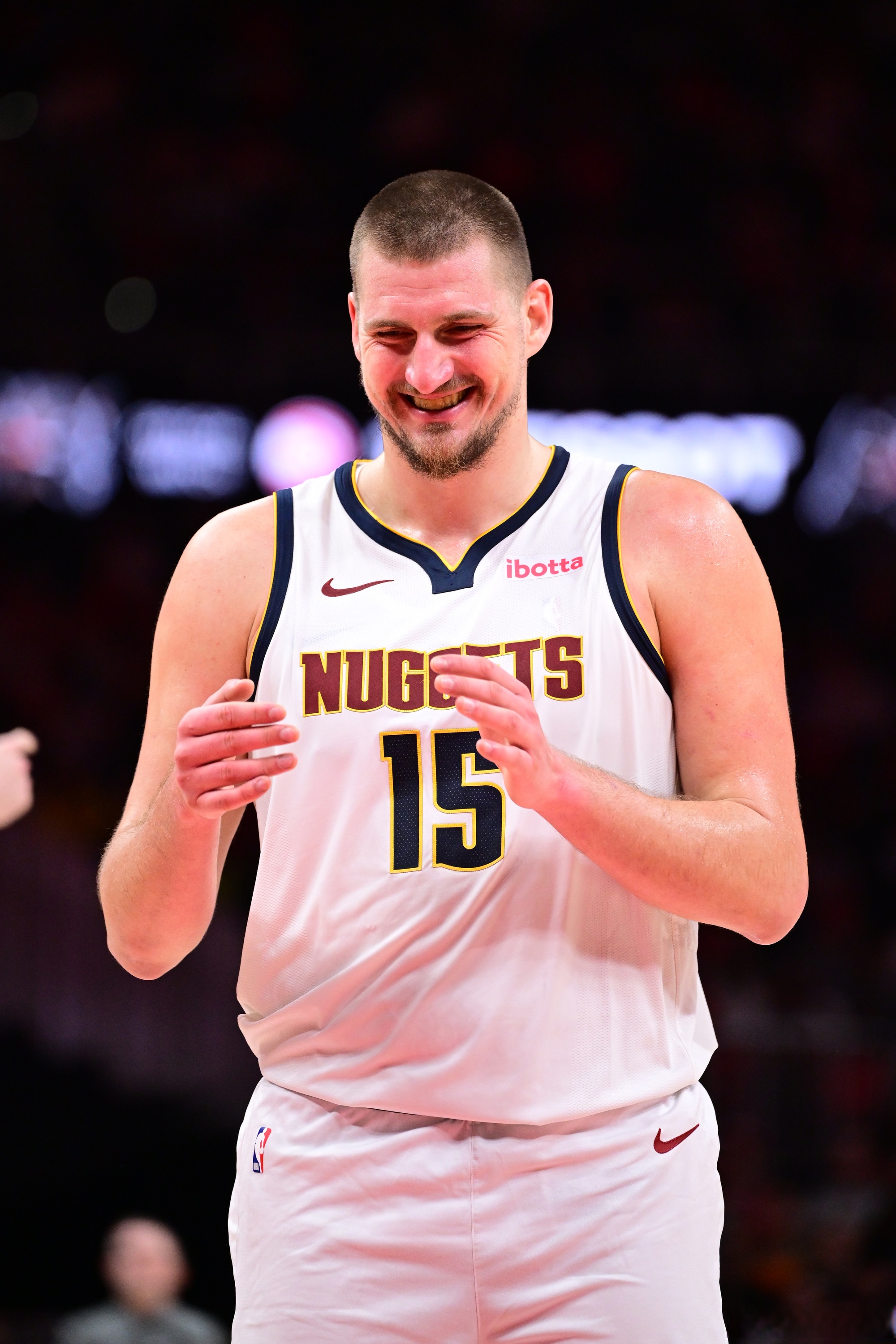 -约基奇赛季场均三双，比肩威少&大O的简单介绍